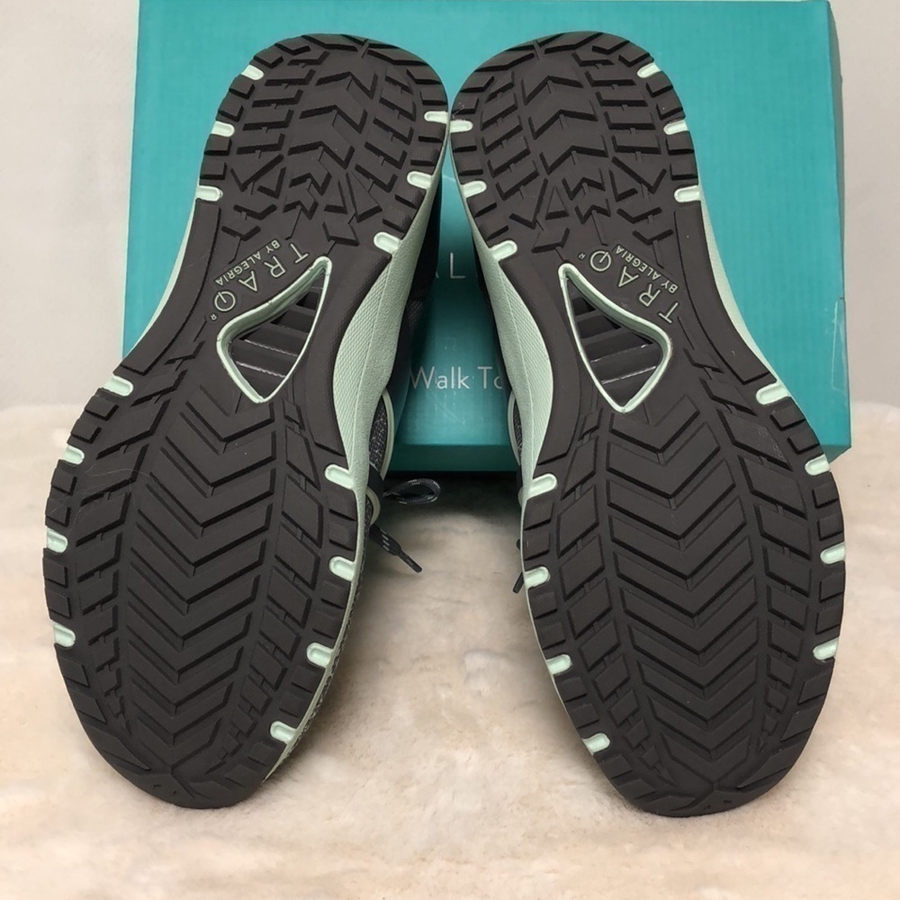 BNWT Traq slip on ladies runners by Alegria - Picture 5 of 8